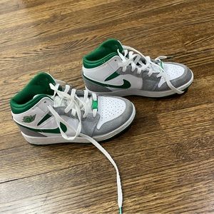 Nike Air Jordan 1 Green and White Excellent Condition